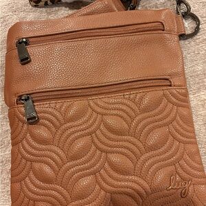 Lug Brown Textured Crossbody Skipper Bag